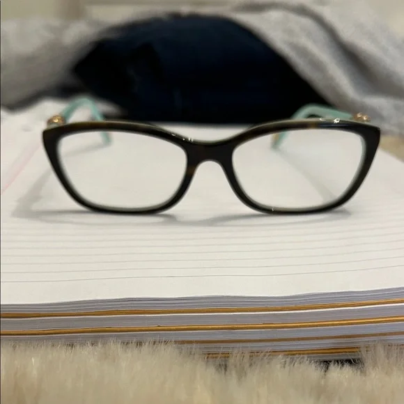 Tiffany & Co +2.00 readers. Stylish Black and Blue readers. Excellent condition - Picture 3 of 9